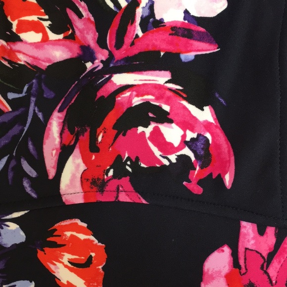 VC Dark Floral Cap Sleeve Fit & Flare Dress NWT - Picture 5 of 9